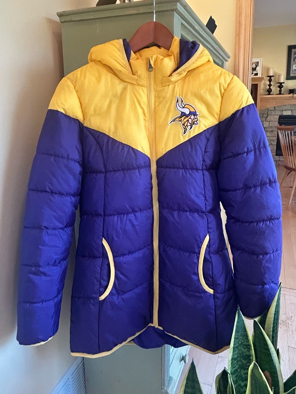 Women’s Minnesota Vikings NFL Purple and Yellow Hooded Puffer Jacket Size Small